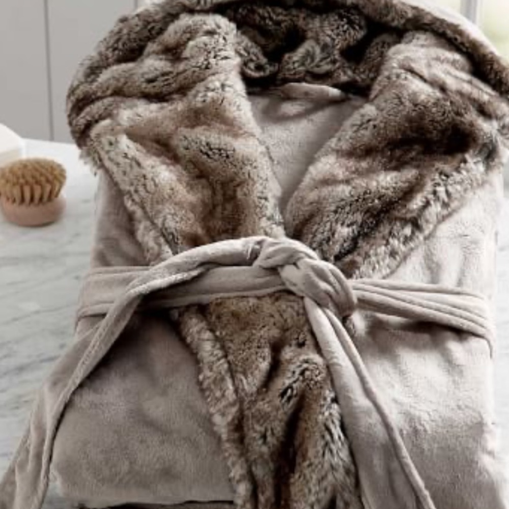 Pottery Barn Ombre Tipped Faux Fur Bathrobe size Large NWOT